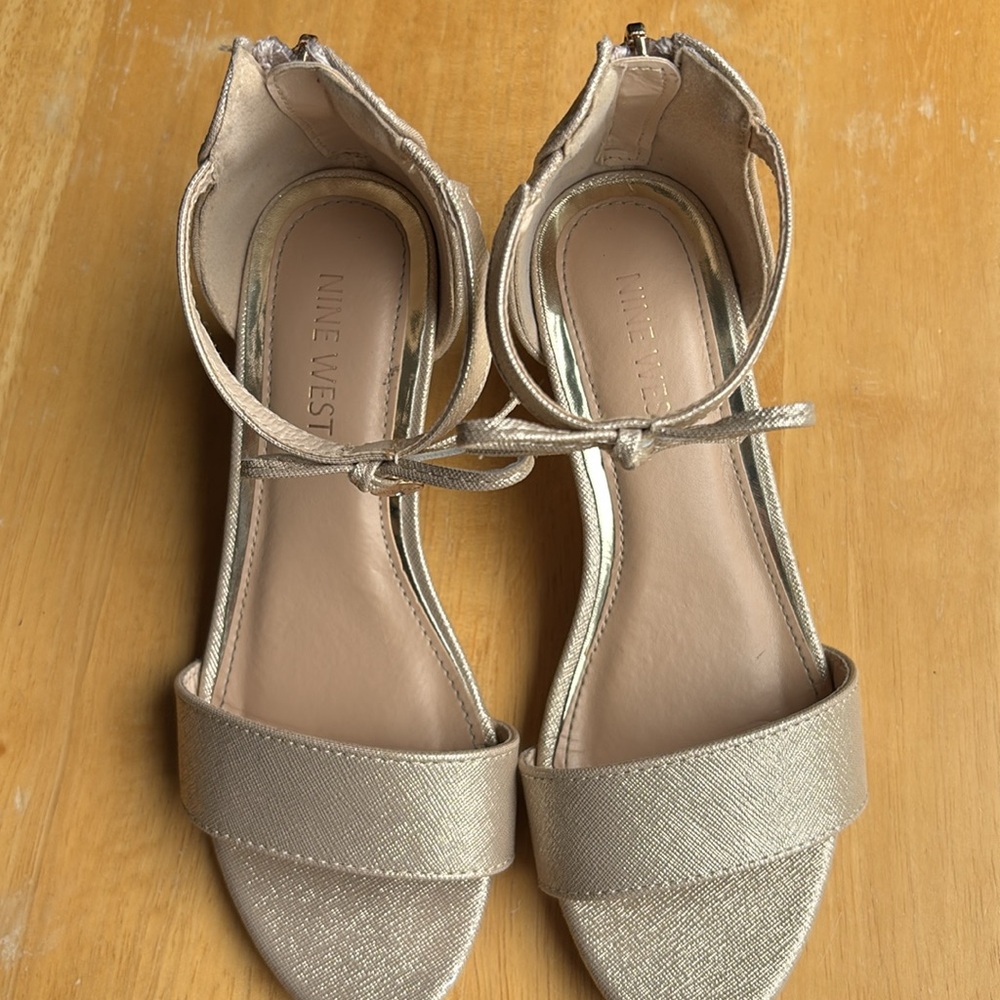KIDS Nine West Elizabeth Shimmer gold dress shoes - Picture 2 of 11